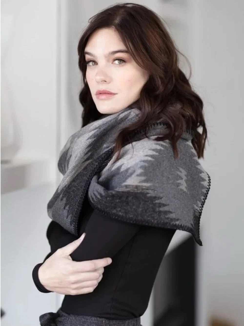 NEW! Sophia Reyes Winged Blanket Scarf Gray Black Geometric Southwestern NWT USA